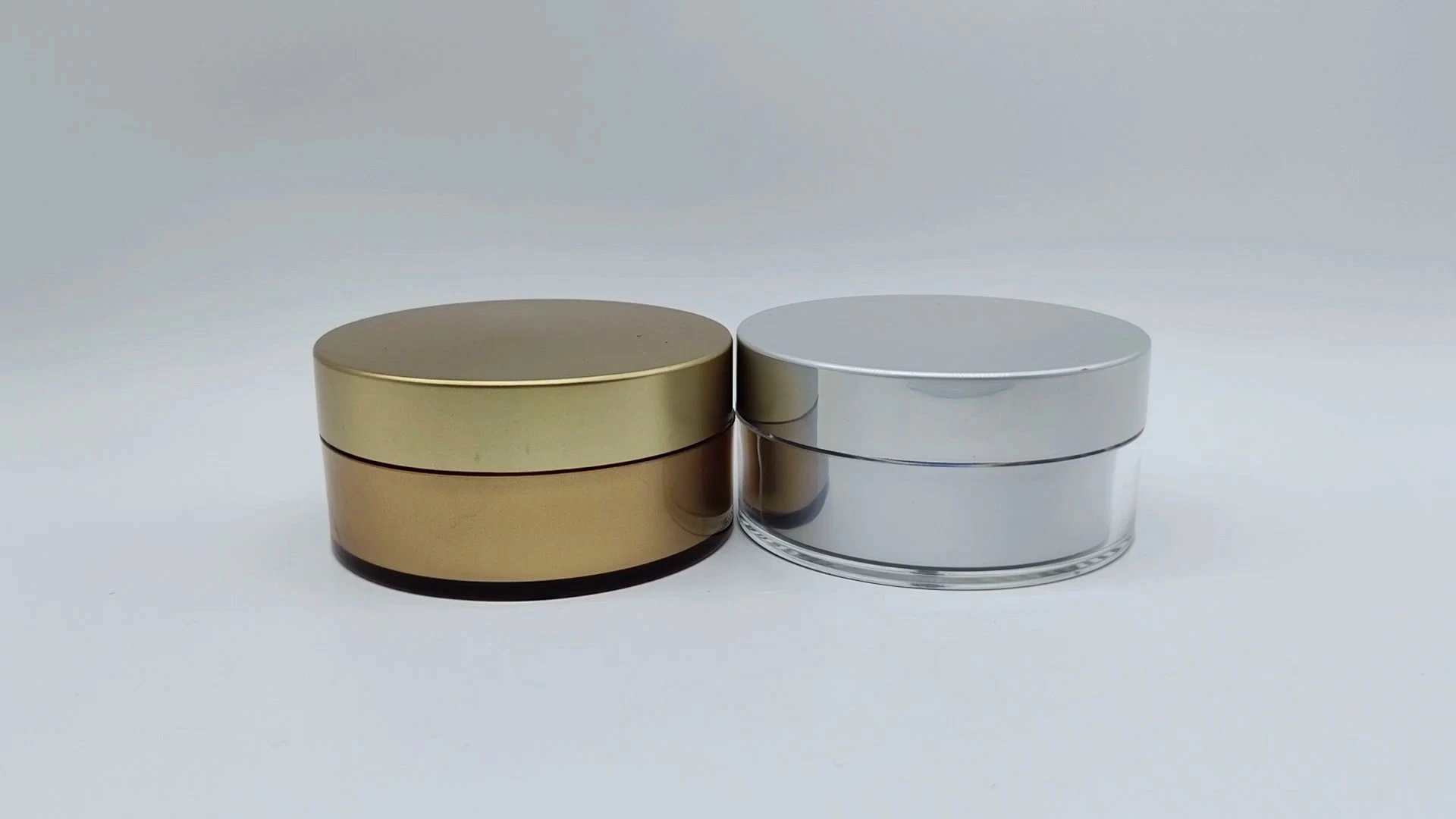 Frasco redondo de doble pared transparente, personalizado, de alta calidad, con interior dorado/plateado y tapa, de plástico PE de 100 ml, para cremas faciales, cuidado de la piel y manos, envases cosméticos. 1