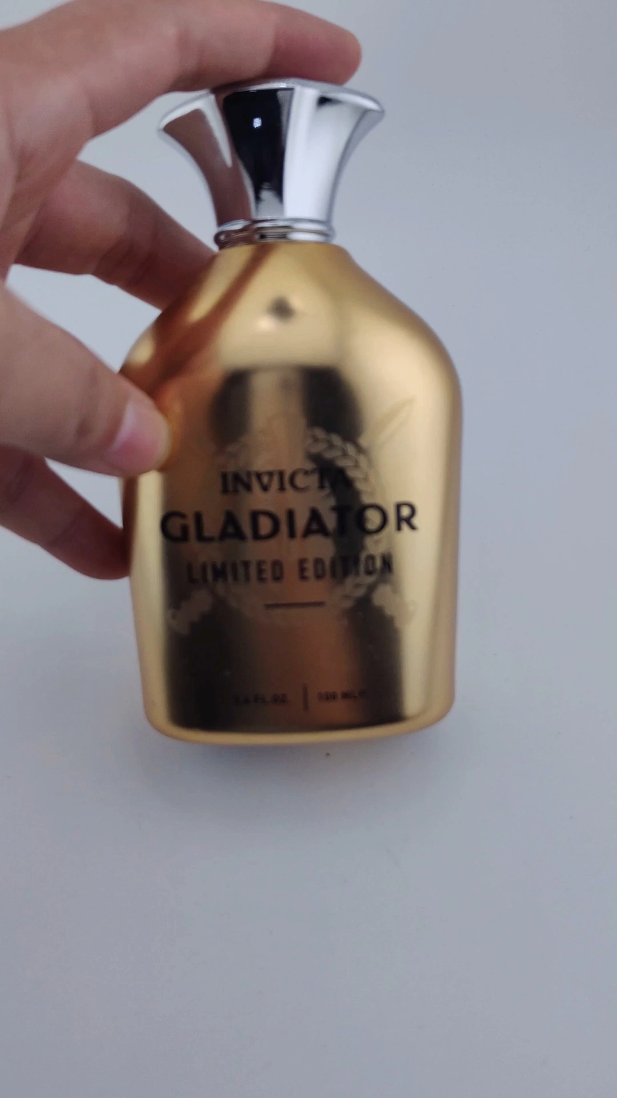 Botella de perfume dorada glamurosa Botella de perfume de nuevo diseño Botella de perfume exquisita Diseño único Botella de perfume transparente vacía Botella de perfume de 30 ml 50 ml 100 ml 1