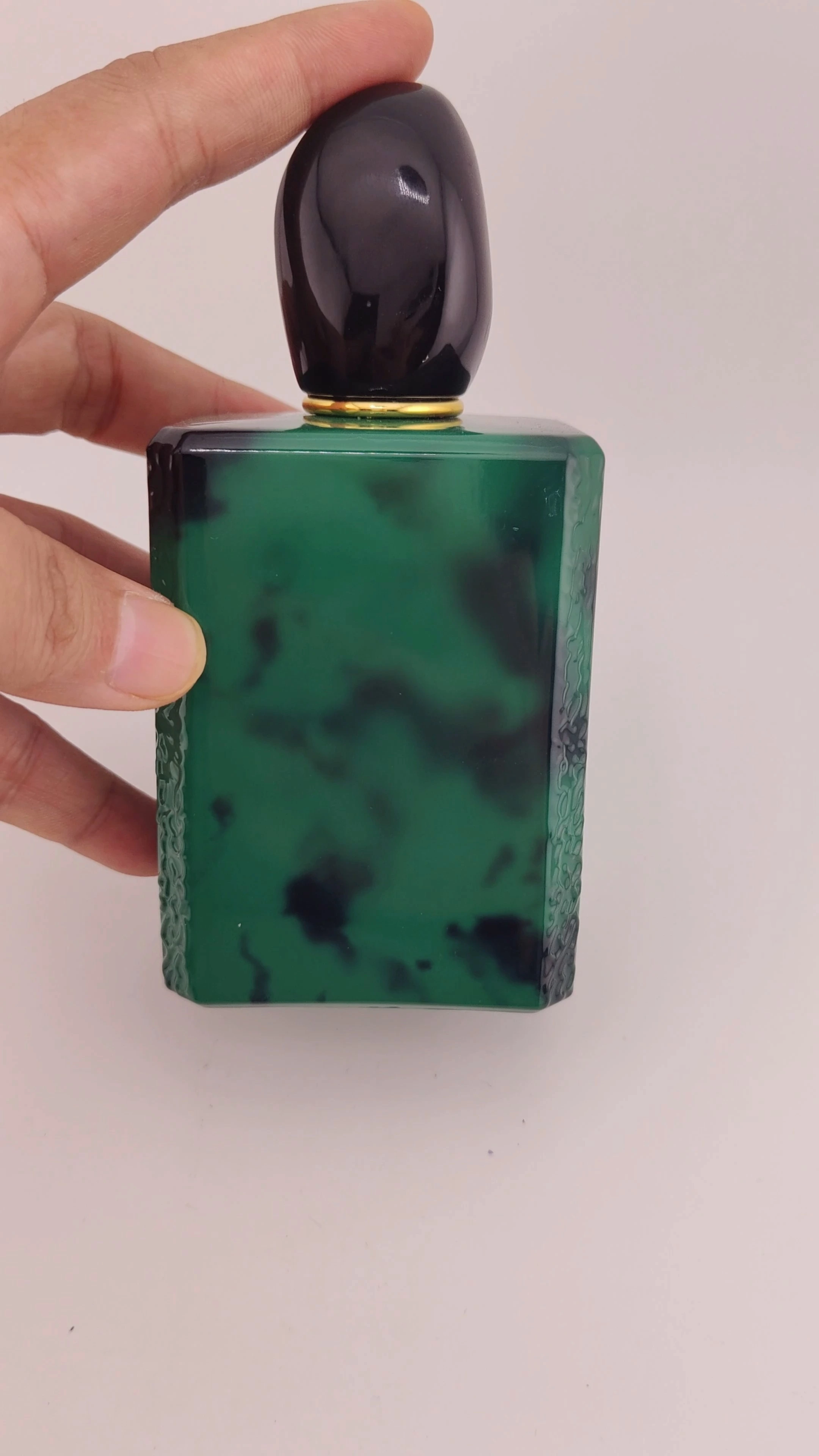 Glamorous Eco perfume bottle New design perfume bottle green color perfume bottle Recyclable perfume bottle 1