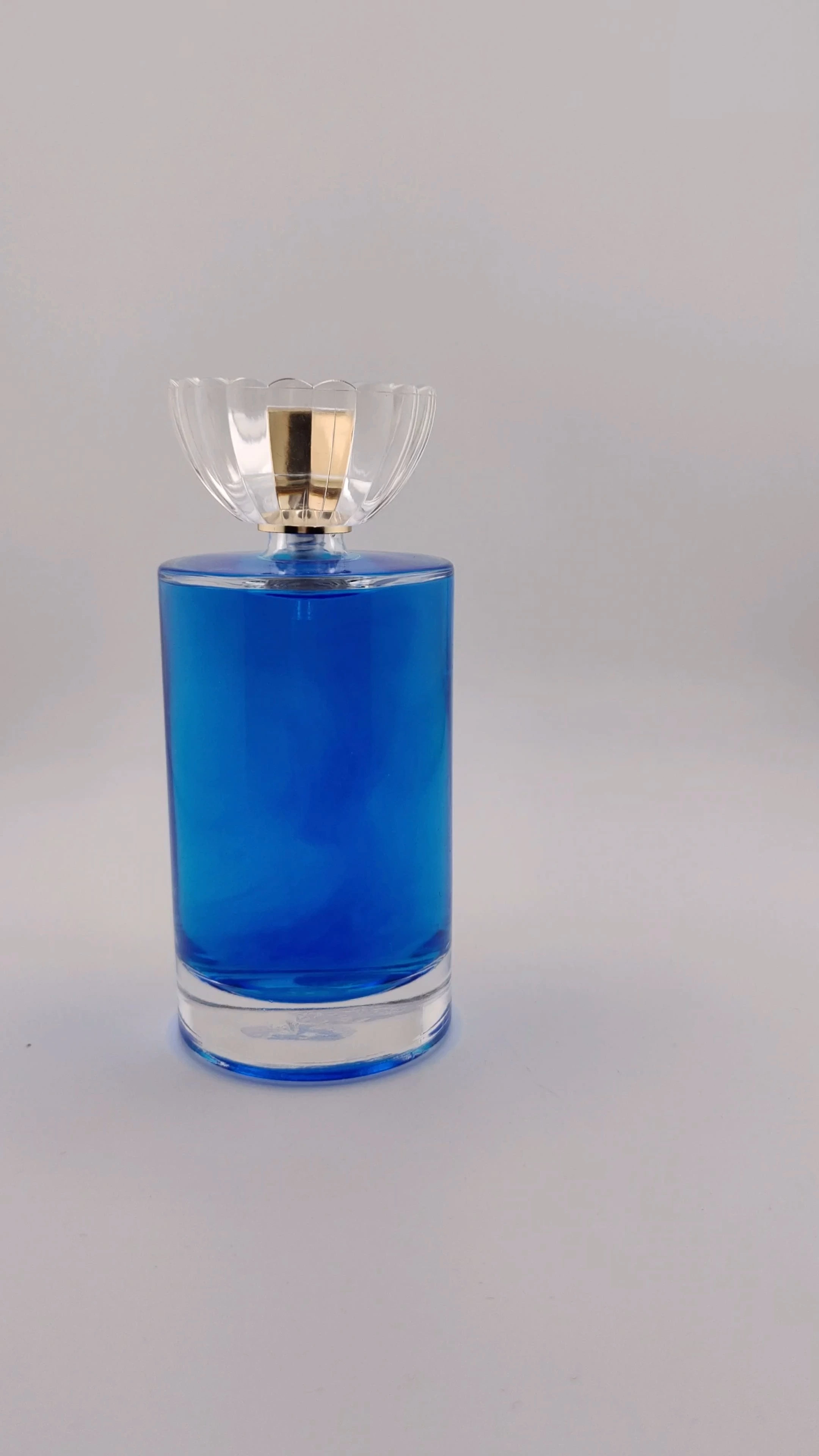 Botella de perfume de vidrio vacía con tapa de bola, pulverizador de bomba, diseño personalizado, popular, 30 ml, 50 ml, 100 ml, botella de perfume de vidrio azul con tapa, botella de perfume de lujo. 1
