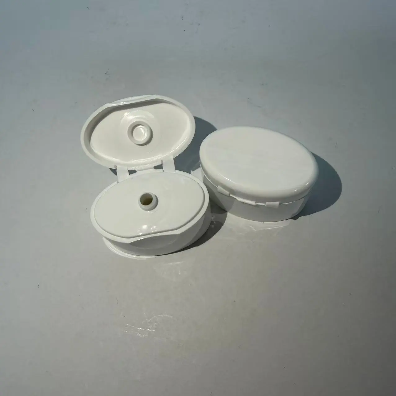 Leak-proof Snap Cap - Professional Plastic Dispensing Closure for Hand Cream and Shampoo Packaging 1