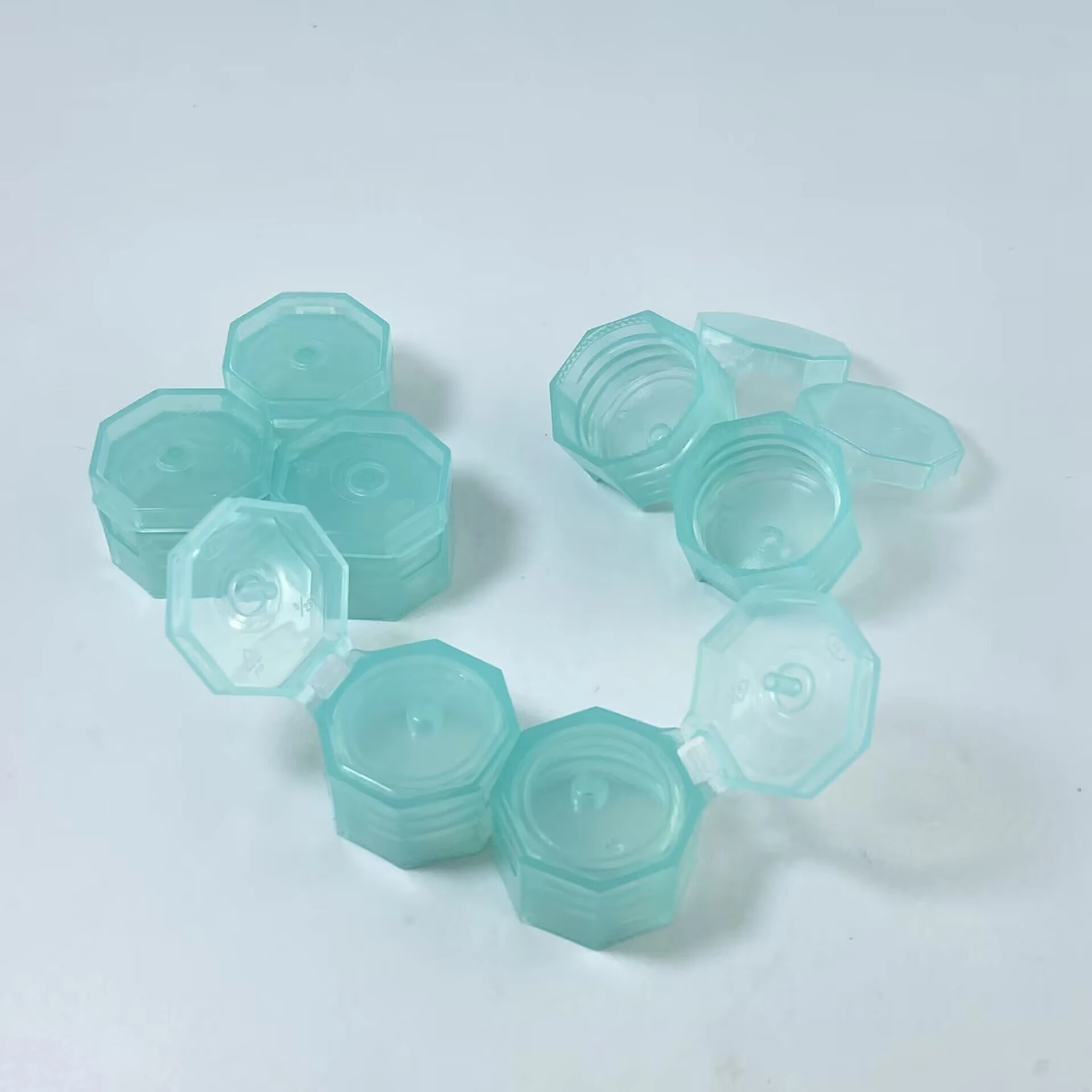 Wholesale Custom 24/28 Neck Octagonal Flip Top Cap - Durable PP Sealing Cap for Shipping Safety 1