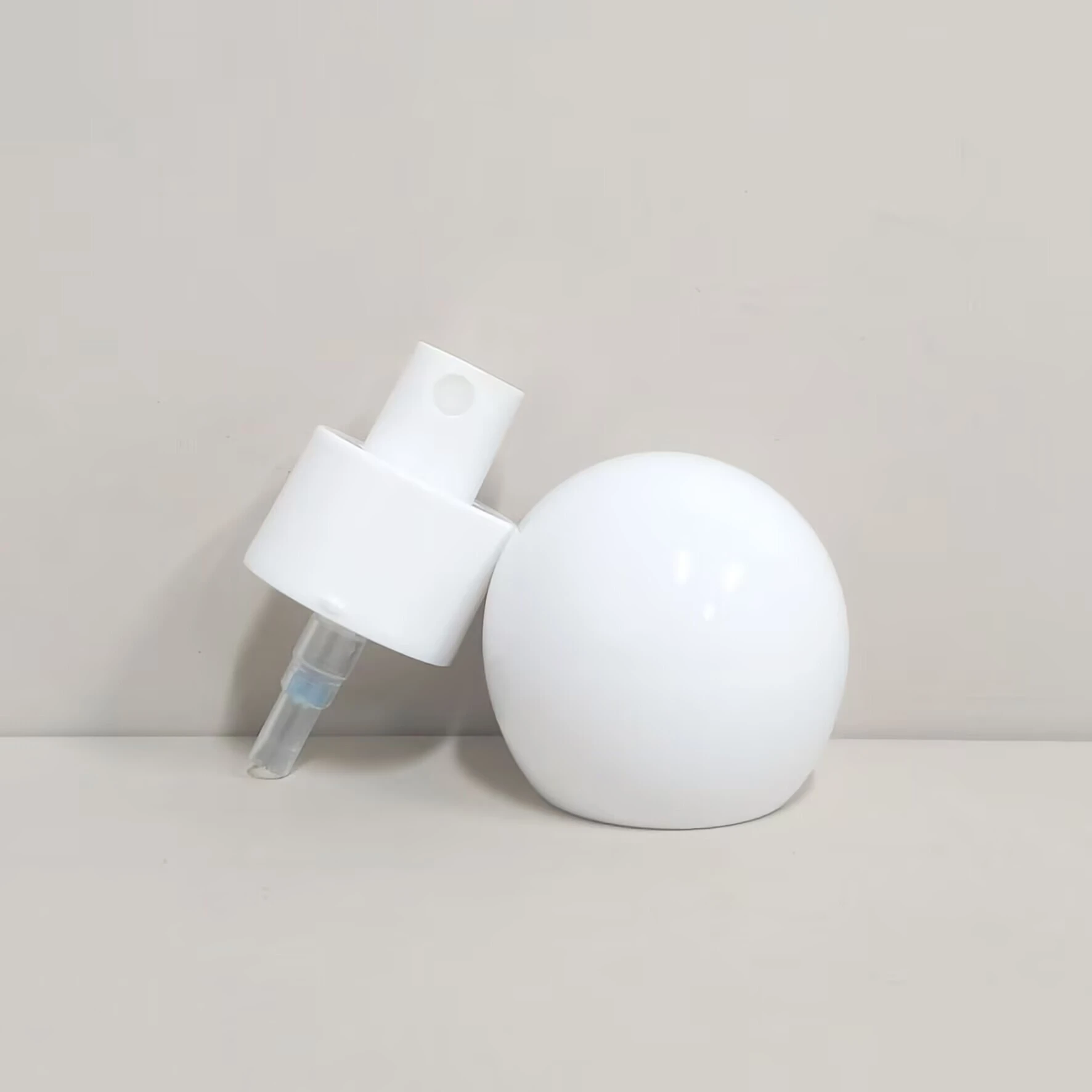 24/410 Luxury Spherical Fine Mist Pump | Round Ball Design Cosmetic Sprayer with PS Overcap for Skincare Packaging 1
