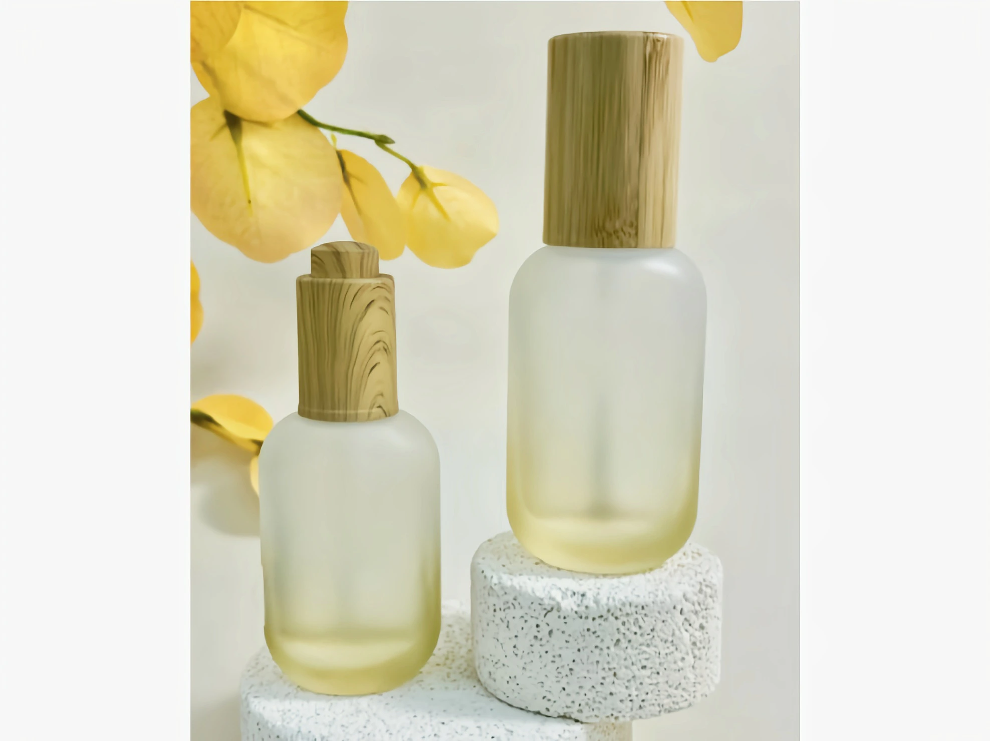 Empty 30ml Glass Cosmetic Packaging Custom Essential Oil Serum Bottle with Bamboo Cap 1