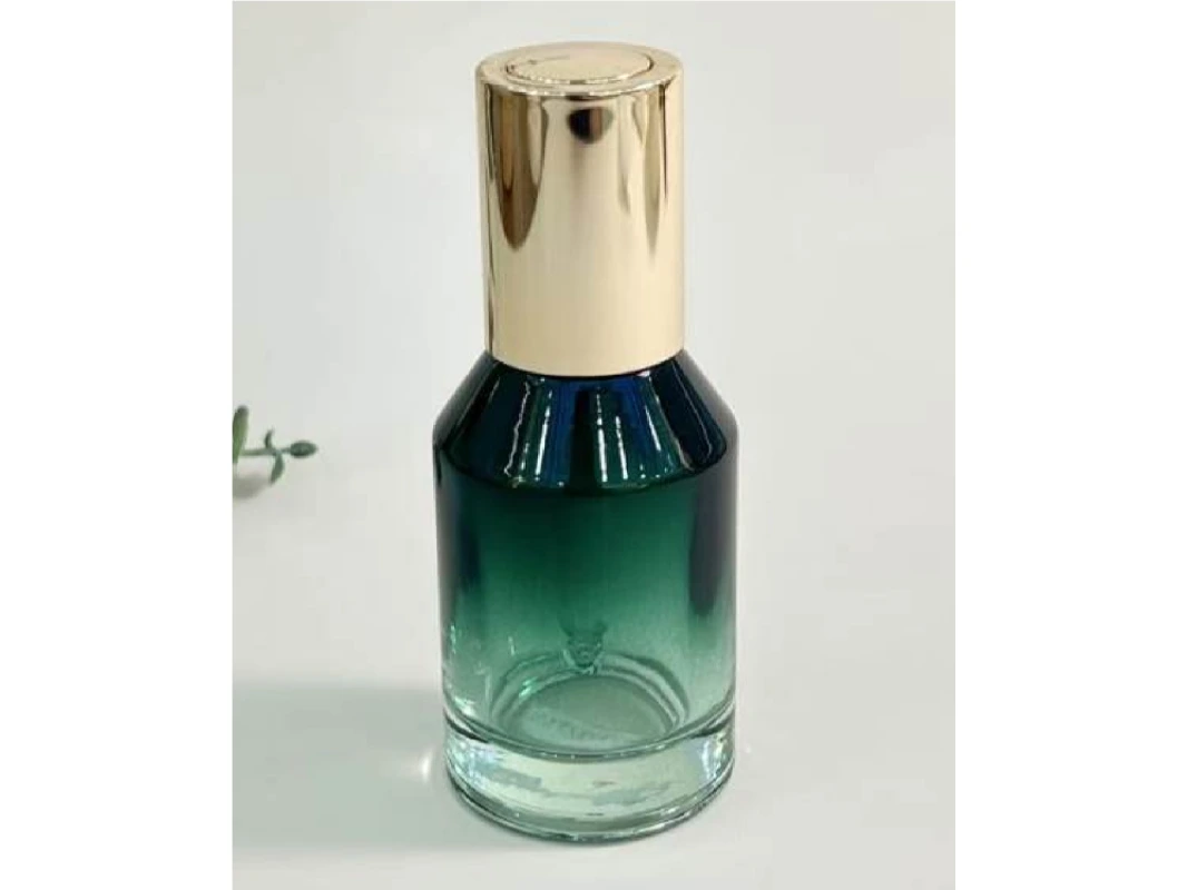Empty 30ml Glass Cosmetic Packaging Custom Green Gradient and Gold Essential Oil Serum Bottle for Skincare 1
