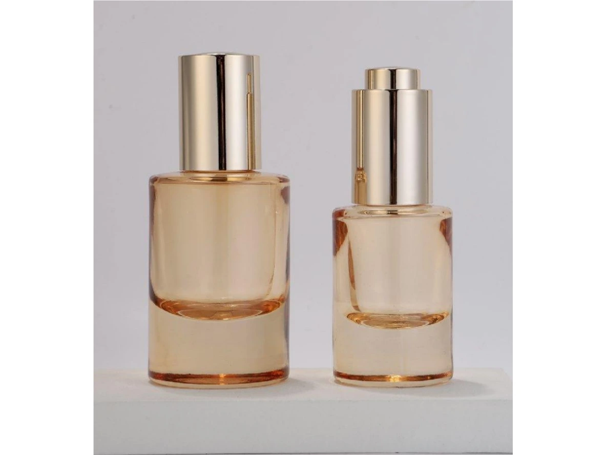 Empty 30ml 15ml Glass Cosmetic Packaging Custom Essential Oil Serum Bottle with Gold Caps for Skincare 1