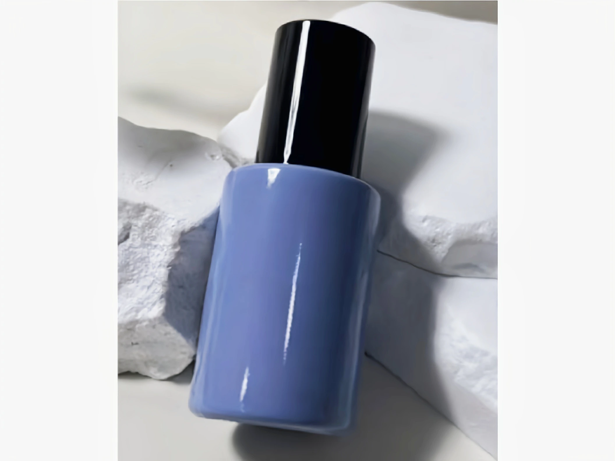 GlamorousPack Customized Blue Bottle Black Cap 30ml 50ml Glass Cosmetic Skincare Packaging Essential Oil Serum Bottles 1