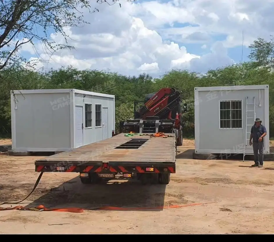 2022 Anti Earthquake Indonesia Prefab Container School / World Cup Container House 1