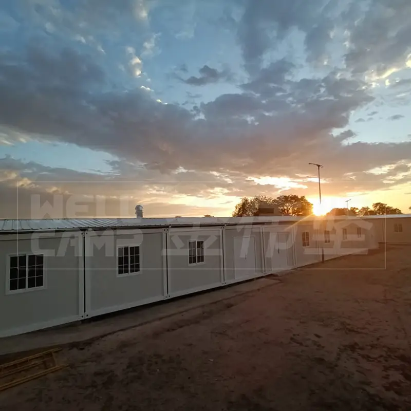 Эффективные офисные помещения и помещения для встреч: улучшите впечатления от вашего лагеря с помощью высококачественных сборных плоских контейнерных домов 1