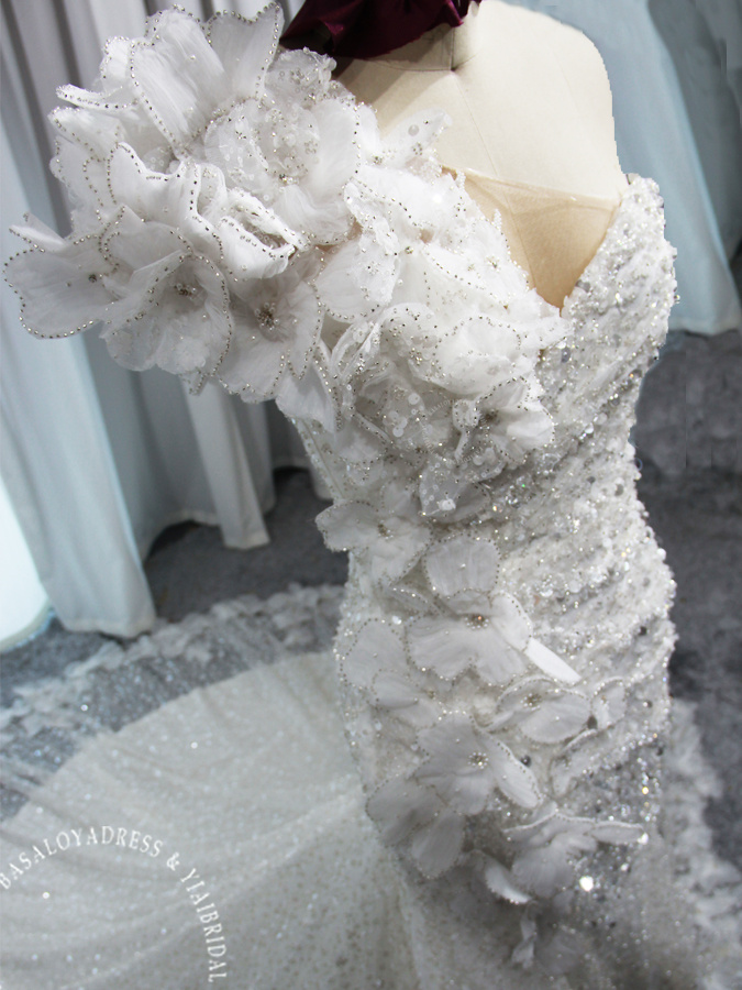 RSW1932 Lüks Dubai Işıltılı El Yapımı Çiçekler Tek Omuzlu Denizkızı Çiçekli Elbise Özel Yapım Boncuklu Pullu Gelinlik 8