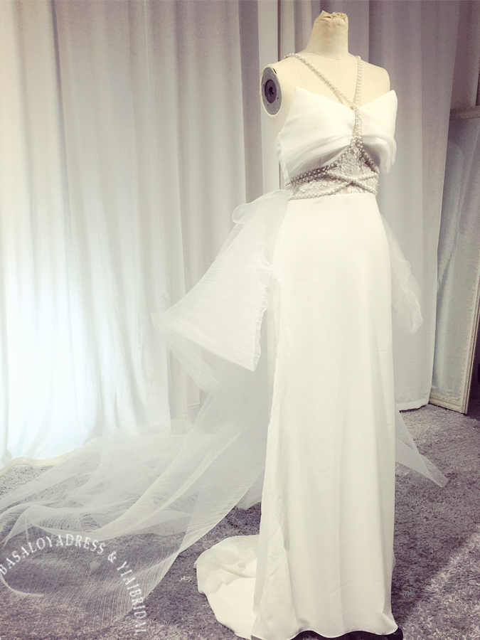 RSW2040 Unique Designs Halter Pearls Neckline Folded Chest Boho Wedding Dress With Large Fluffy Bow Couture Wedding 9