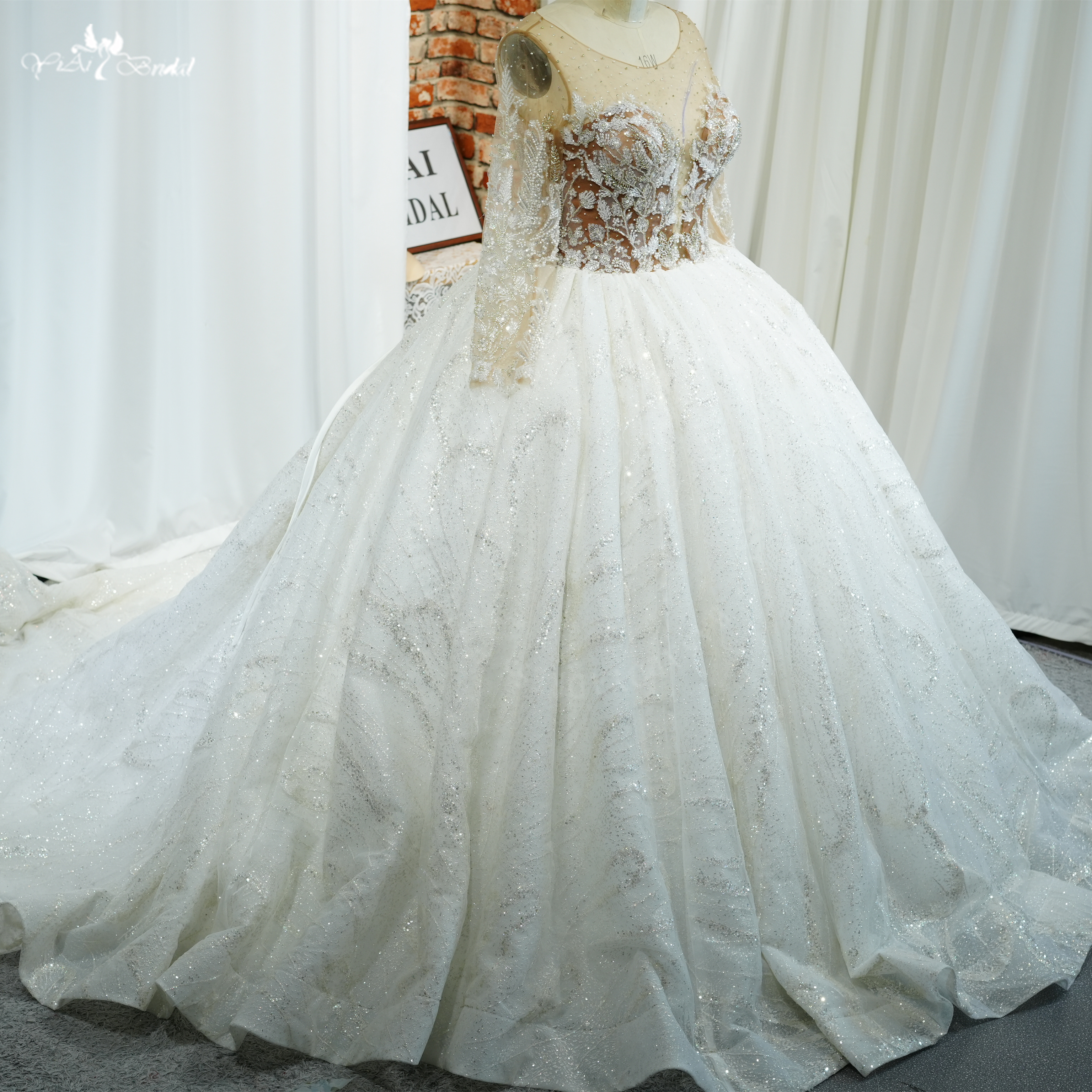 Custom Made Wedding Dresses Plunging Neckline Long Sleeves RSW2210 Beading Button Keyhole Backless Vestido De Novia 11