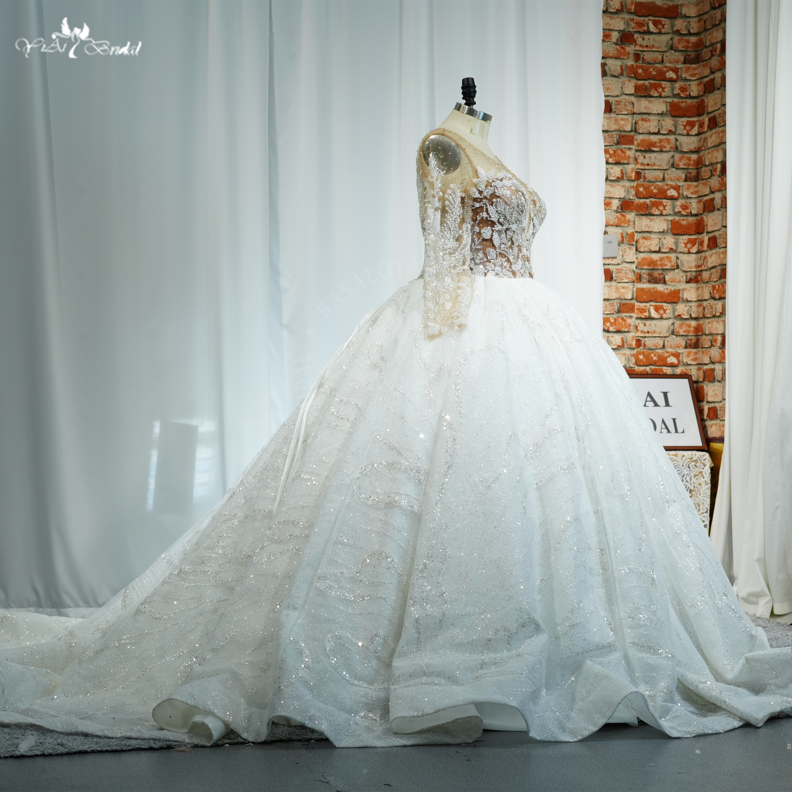 Custom Made Wedding Dresses Plunging Neckline Long Sleeves RSW2210 Beading Button Keyhole Backless Vestido De Novia 12