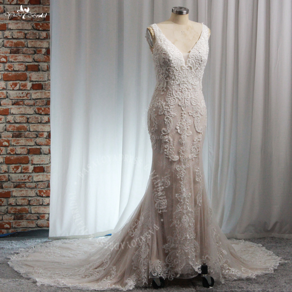 RSW1955 Fit And Flare Mermaid Lace Wedding Dresses Plunging V Neckline Long Train 8