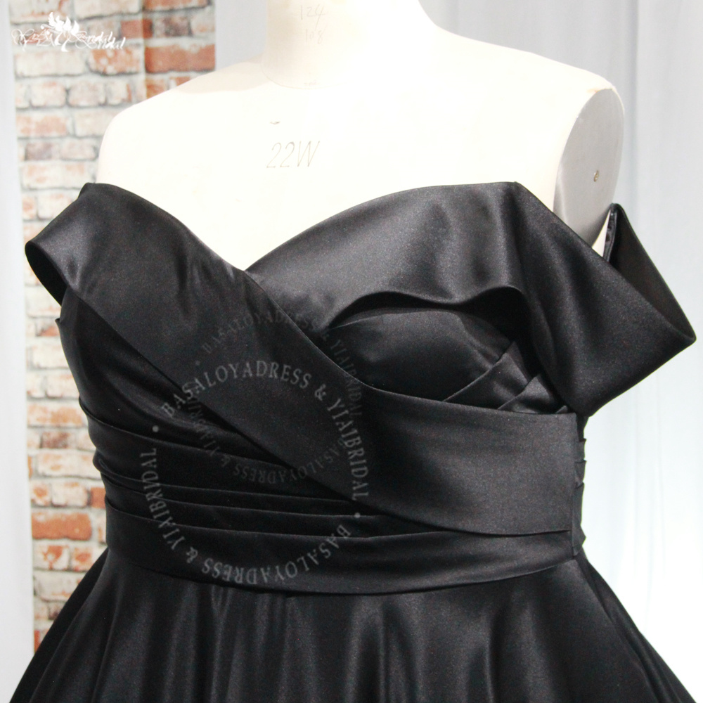 RSW1944 Simple Sweetheart Neck Off The Shoulder Soft Satin Ball Gown Pleat Plus Size Wedding Dresses Black With Pocket 8