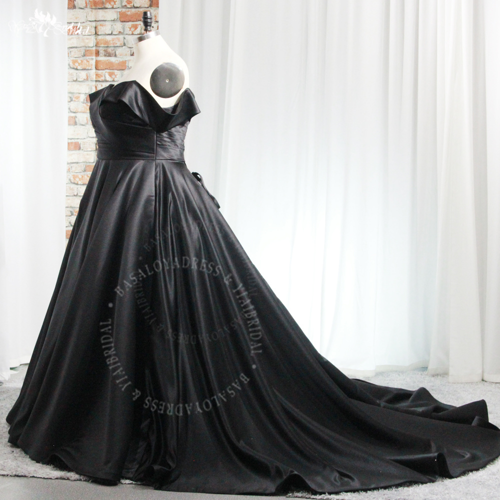 RSW1944 Simple Sweetheart Neck Off The Shoulder Soft Satin Ball Gown Pleat Plus Size Wedding Dresses Black With Pocket 10