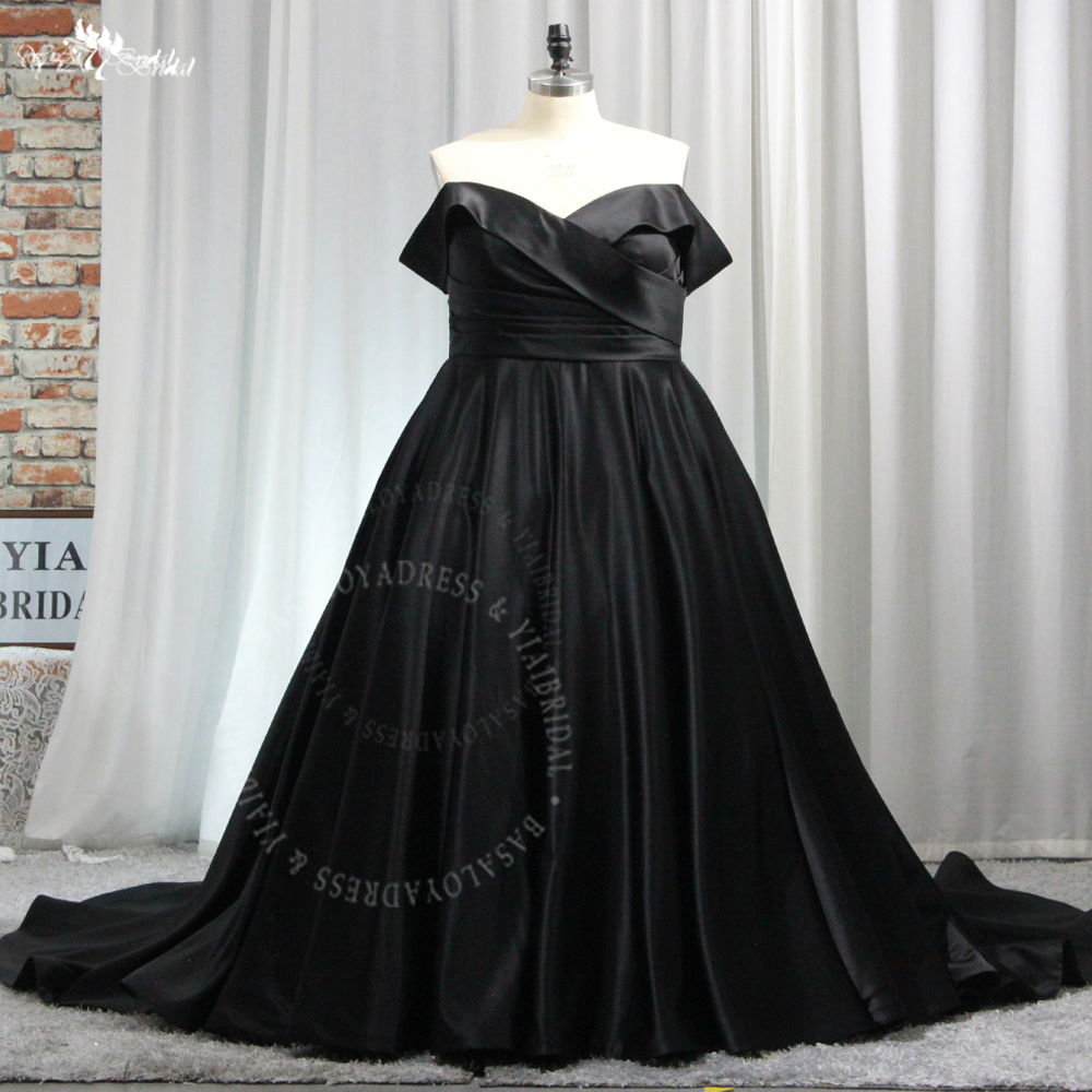 RSW1944 Simple Sweetheart Neck Off The Shoulder Soft Satin Ball Gown Pleat Plus Size Wedding Dresses Black With Pocket 9
