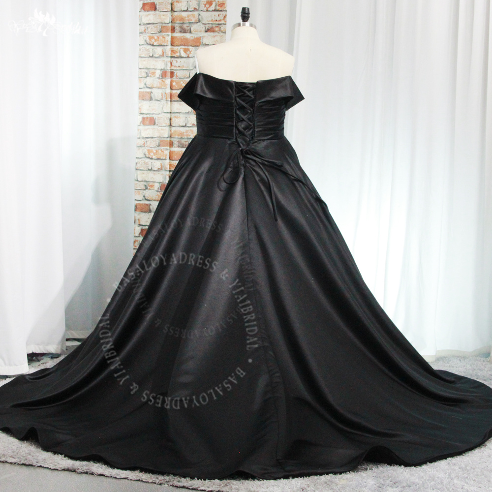 RSW1944 Simple Sweetheart Neck Off The Shoulder Soft Satin Ball Gown Pleat Plus Size Wedding Dresses Black With Pocket 11