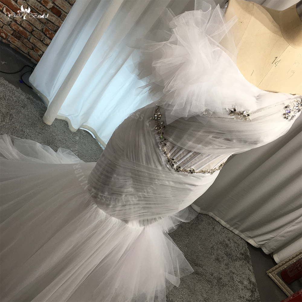 Maßgeschneiderte Afrika-Mädchen-Plissee-Tüll-Meerjungfrau-Hochzeits-Morgenkleid-Braut-weiße Robe-Hersteller aus China 9