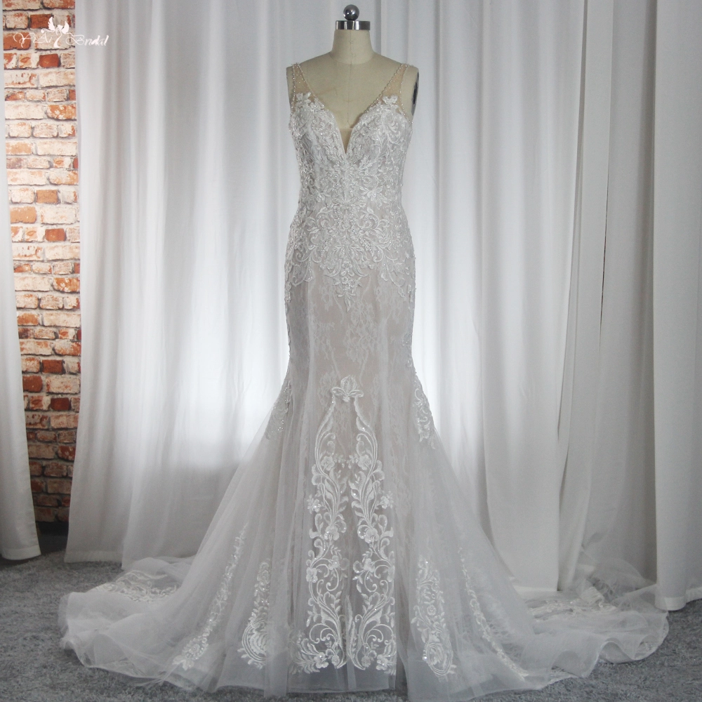 Fit-and-Flare-Hochzeitskleid mit Spitze und tropfenförmiger Schleppe RSW1884 Brautkleid mit errötendem Futter und V-Ausschnitt 1