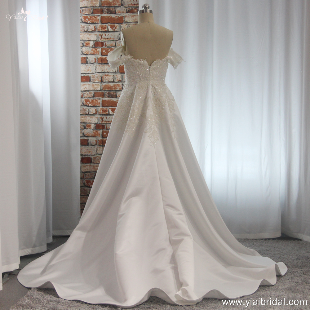 RSW1889 فستان زفاف مكشوف الأكتاف مع تنورة عالية الشق وجيب 10