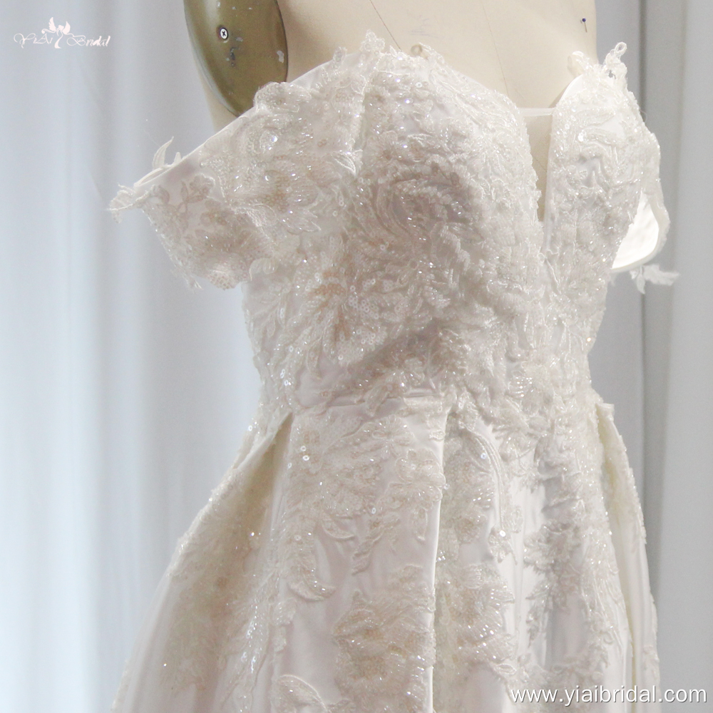 RSW1889 فستان زفاف مكشوف الأكتاف مع تنورة عالية الشق وجيب 9