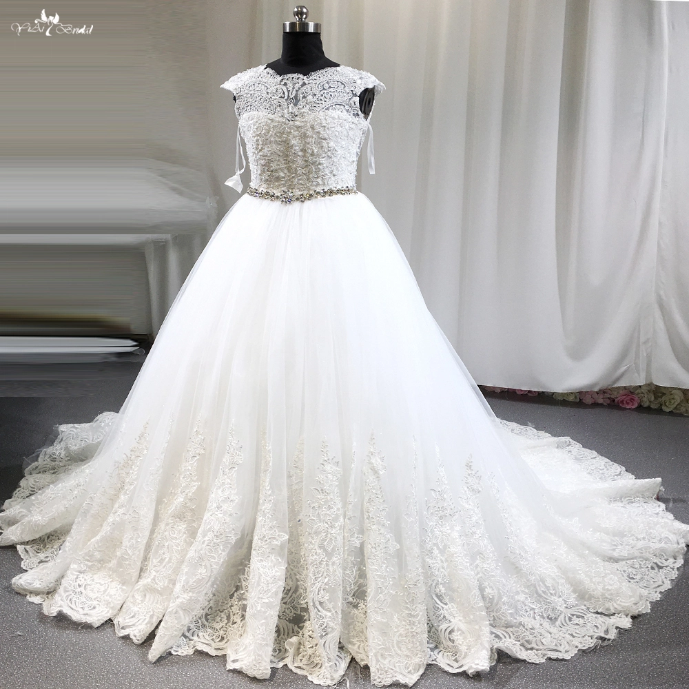 Customized Lace Girls Dress For Wedding FG111 manufacturers From China | Yiaibridal 1