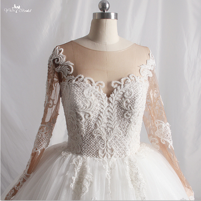 Customized Princess Wedding Gown With Luxury Bling Beading Small Flowers manufacturers From China | Yiaibridal 6