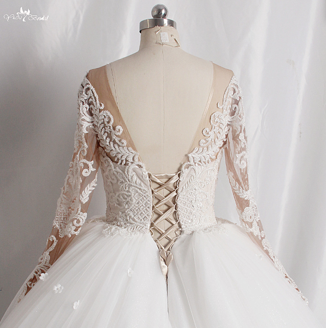 Customized Princess Wedding Gown With Luxury Bling Beading Small Flowers manufacturers From China | Yiaibridal 8