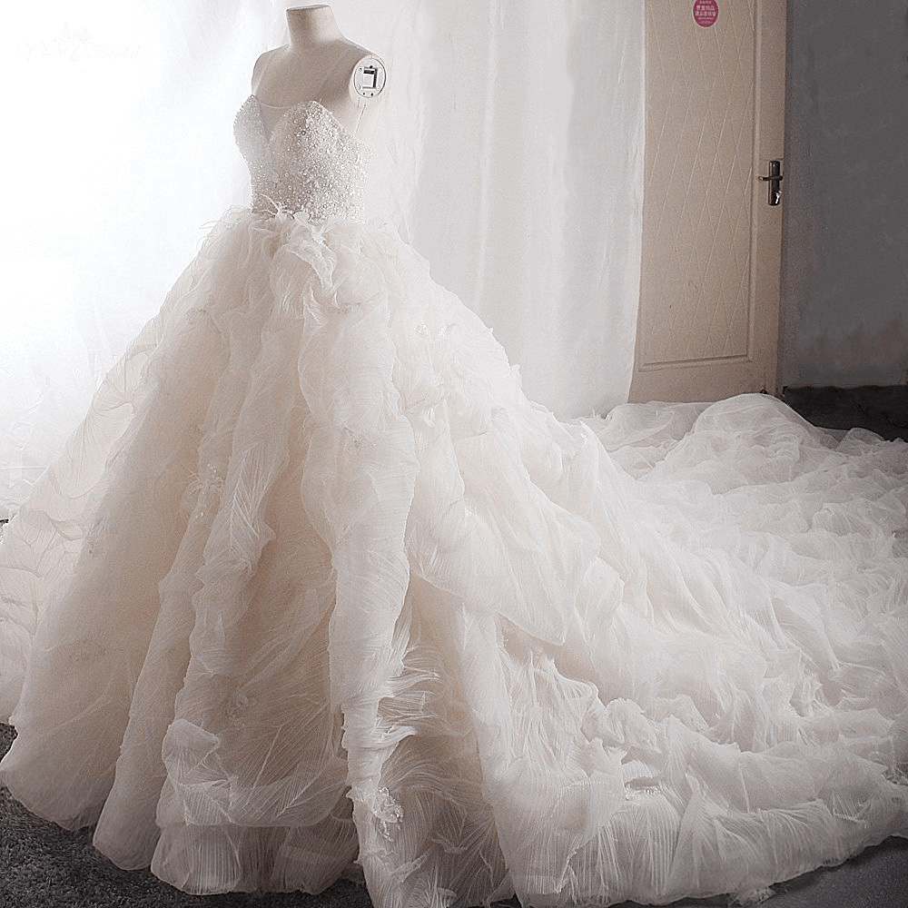 LZ435 Luxury Sweetheart Beading Crystal Sleeveless Wedding Dress Ruffles Feather Ball Gown Cathedral Train 9