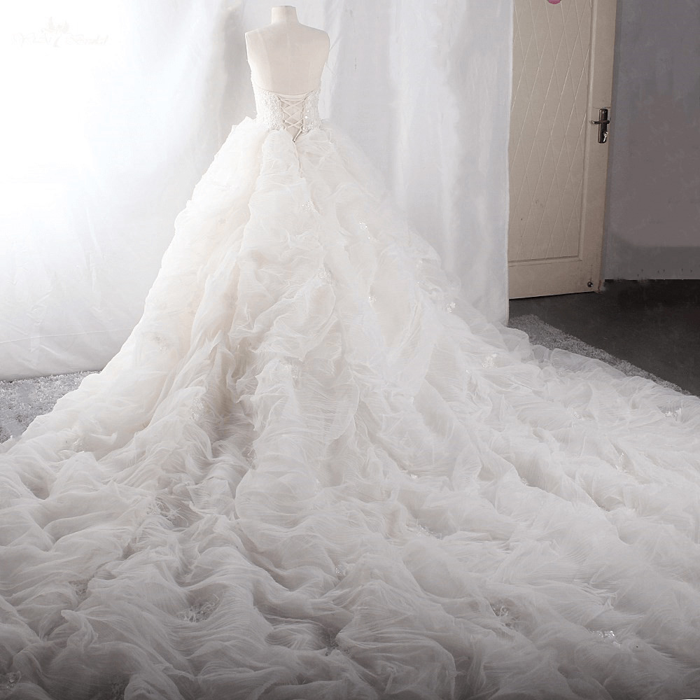 LZ435 Luxury Sweetheart Beading Crystal Sleeveless Wedding Dress Ruffles Feather Ball Gown Cathedral Train 10