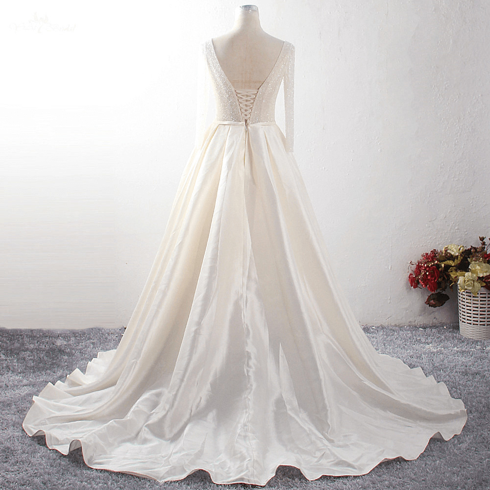LZ384 Vestido De Noiva Princess Bridal Gown Plus Size Elegant O Neck Long Sleeves Satin Ball Gown Heavy beaded Wedding 8