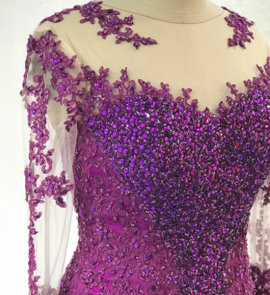 Splendido abito da sposa per la madre della sposa con applicazioni in pizzo viola RSE902, manica lunga, spacco alto e apertura frontale 14