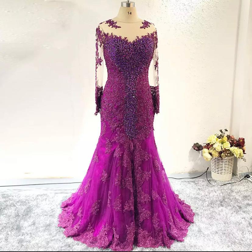 Splendido abito da sposa per la madre della sposa con applicazioni in pizzo viola RSE902, manica lunga, spacco alto e apertura frontale 13