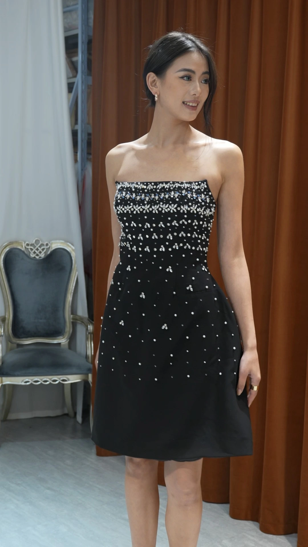 Beautiful Wholesale Sleeveless Black Homecoming Dresses With Crystal Embellishments RSE1067 Strapless Diamond Cat Ears Neckline Mini Dress 1