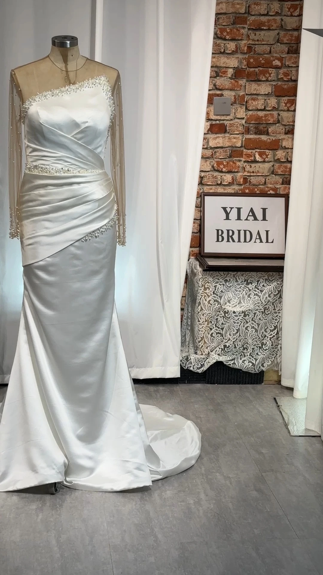RSW2248 Donne africane Abito da sposa in raso scollo a scollatura asimmetrica con treno staccabile 1