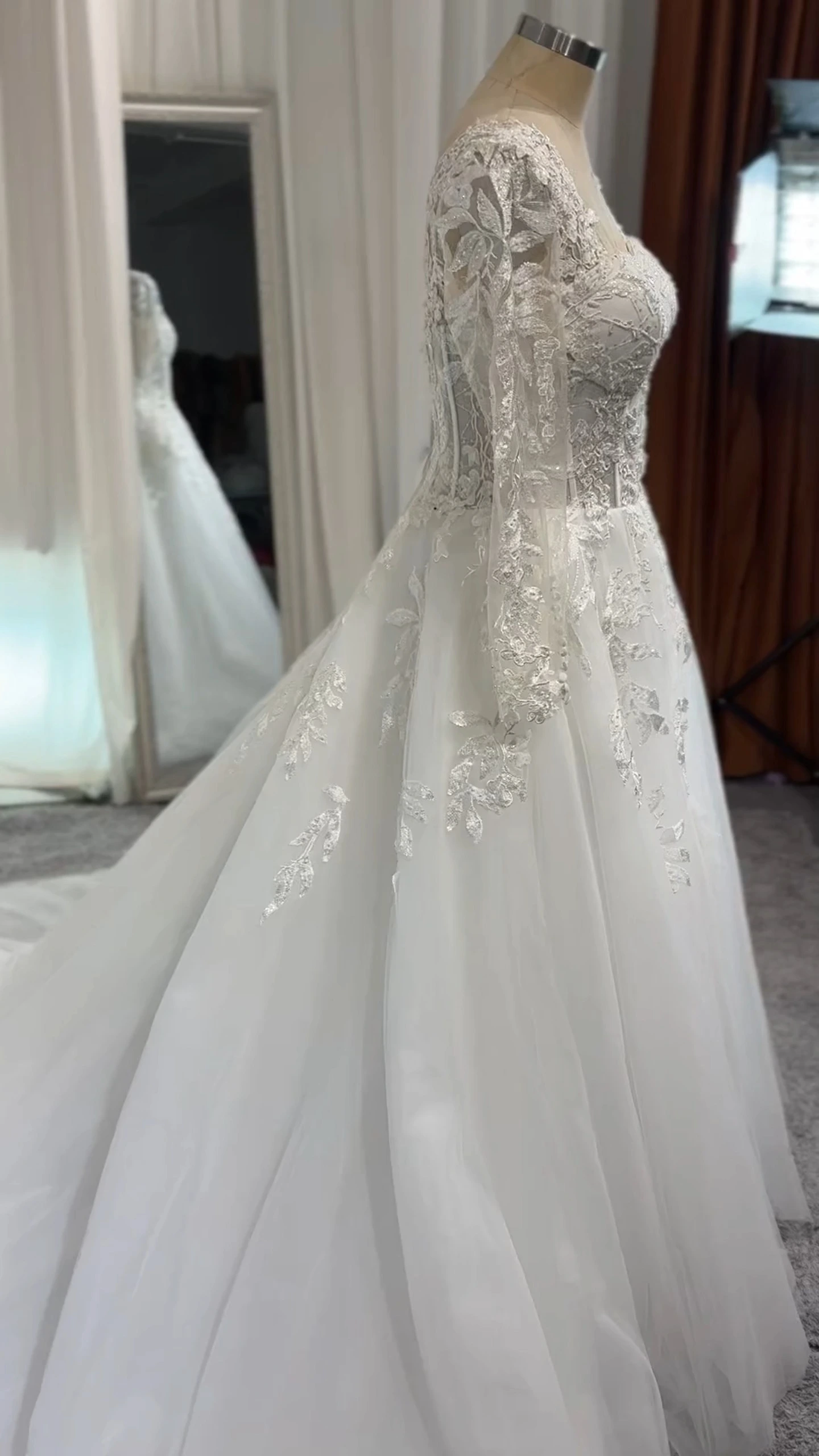 RSW2308 Square Neckling Long Sleeves Lace Bones Corset Bridal Gown 1