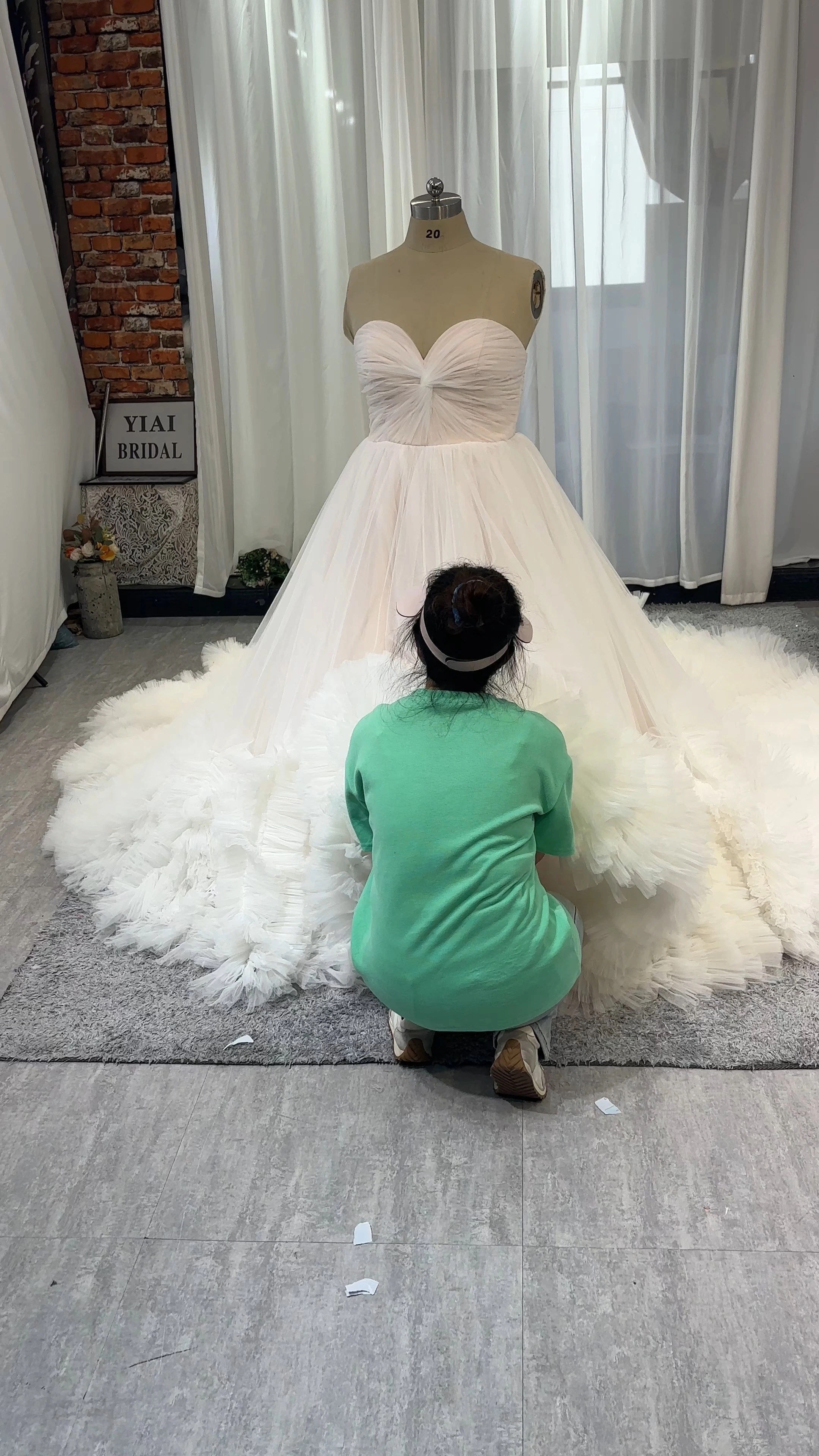 RSW2264 Gorgeous BallGown Puffy Tulle Cloud Skirt Plus Size Wedding Dresses China Manufacturer 1