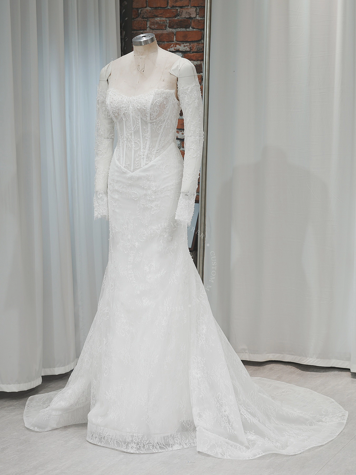 RSW2353 Omuzları Açık Uzun Kollu Denizkızı Dantel Gelinlik 1