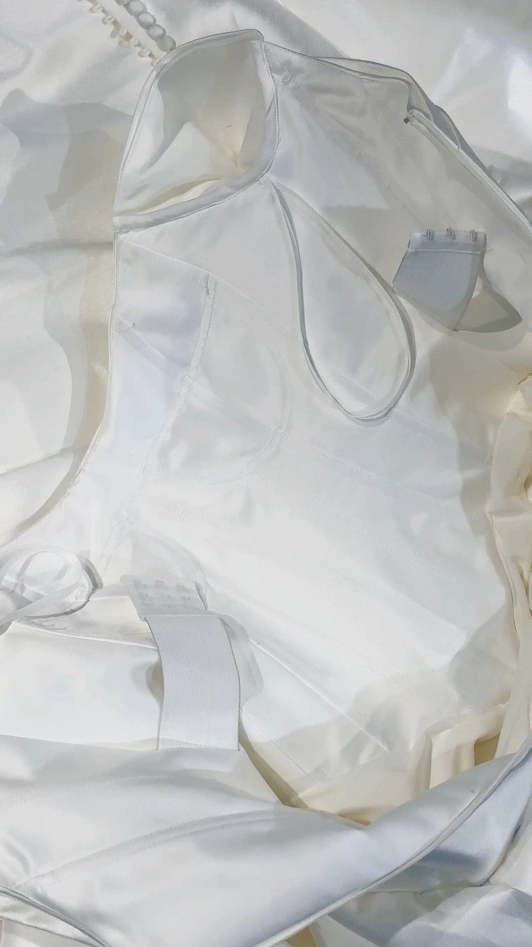 RSW2411 Şık, Omuzları Açık Uzun Kollu, A Kesim, Özel Yapım Saten Gelinlik Satılık 1