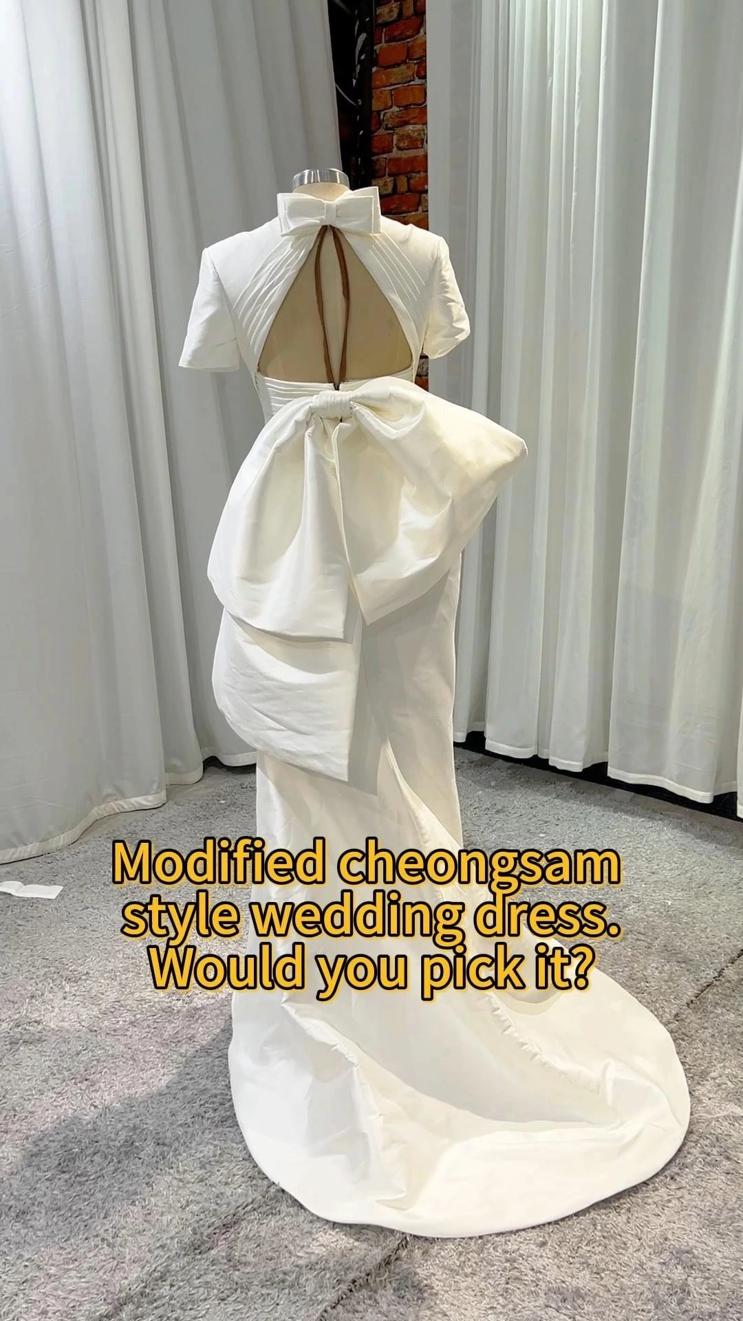 RSW2400 Vestido largo de noche de sirena de mikado con cuello alto y mangas cortas, sexy, sin espalda y con lazo grande 1