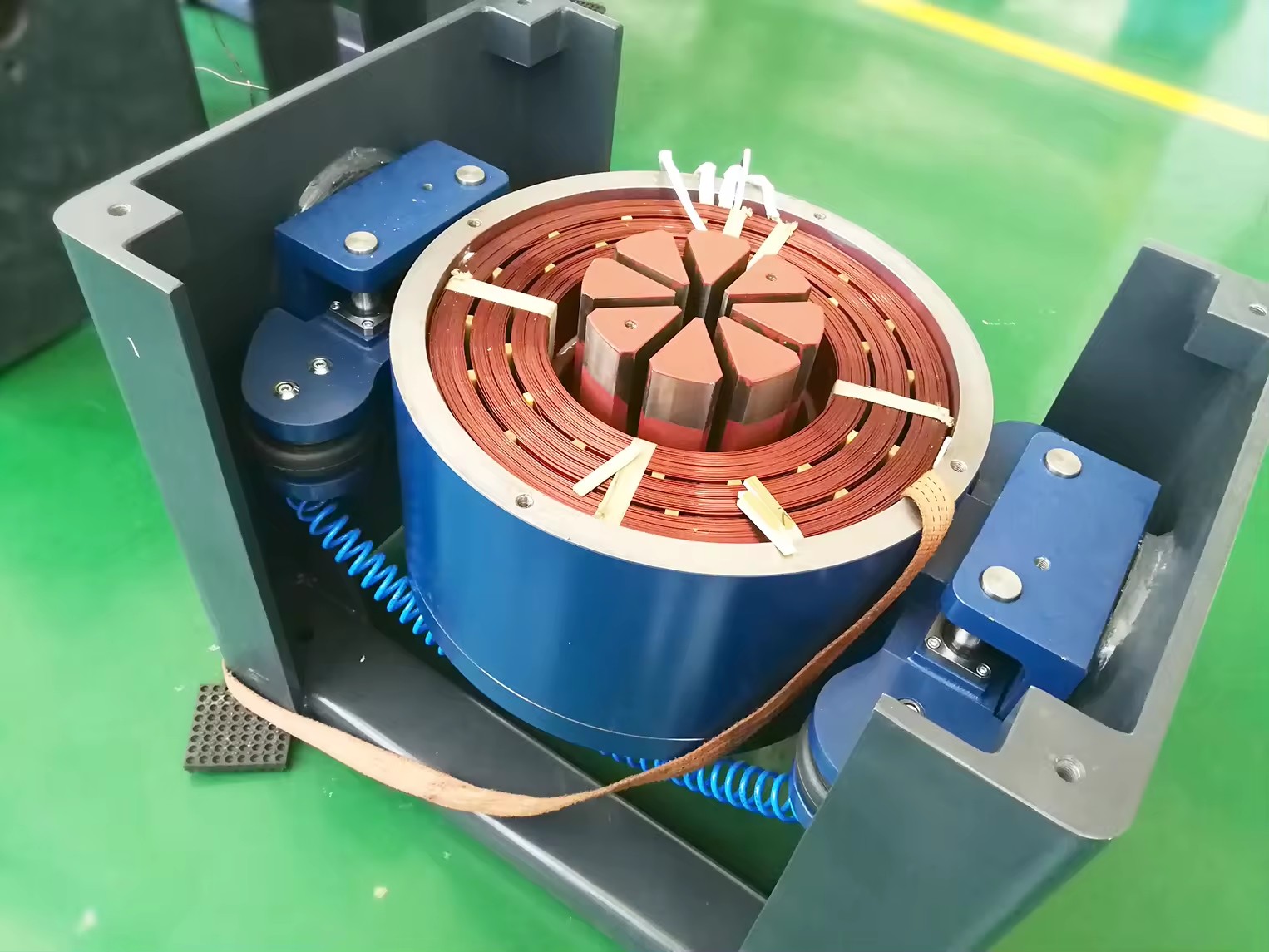 & Shaker Table Vibration Testing Machine