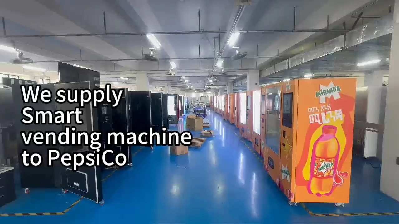 آلة بيع المشروبات الذكية الفعالة المزودة بنظام تبريد وشاشة إعلانية كبيرة عالية الدقة، مثالية للمراكز التجارية والمكاتب والمطارات