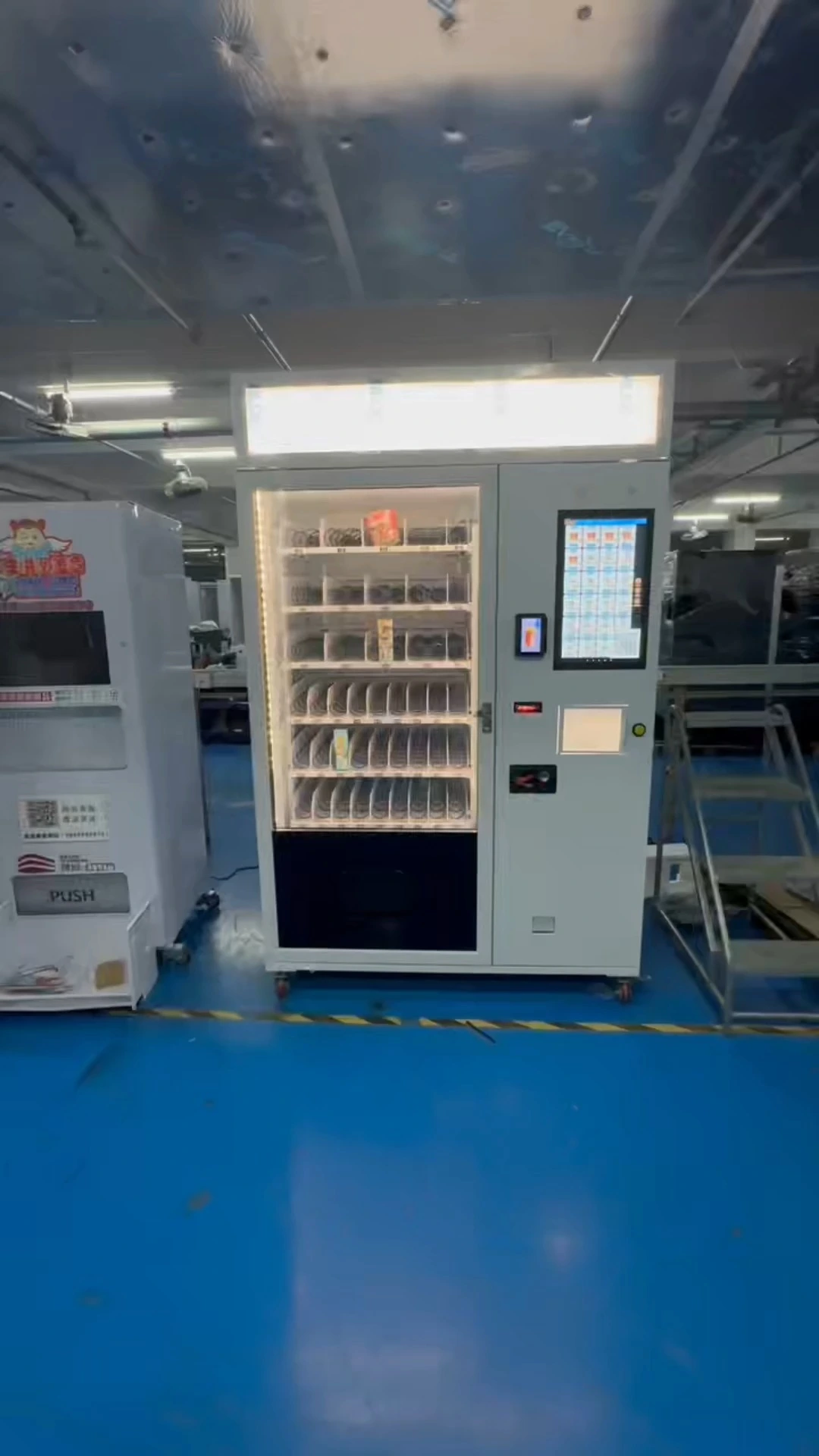 Hot Water Dispenser-Integrated Instant Noodle Vending Machines Providing Convenient, On-the-Go Hot Meals with Built-In Payment Options for Quick Transactions.