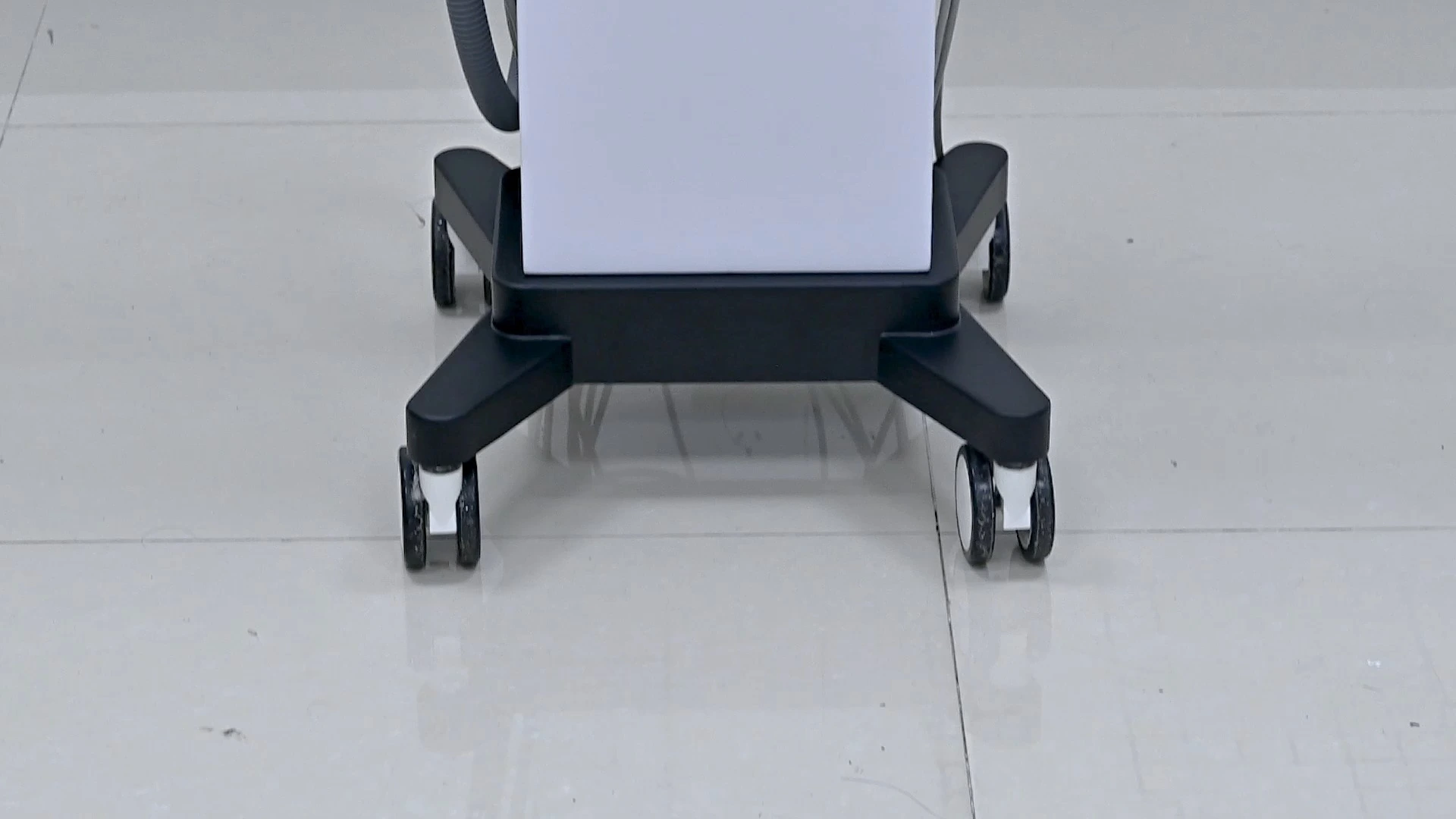 Stehendes Multifunktions-Körperstraffungs- und Fettreduktionsgerät mit Vakuum-Kavitationssystem 1