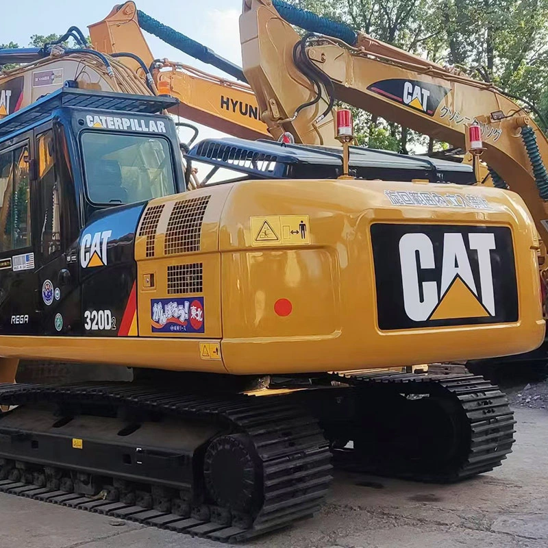 Escavatore usato CAT 320D2 - poche ore di lavoro, condizioni eccellenti 1