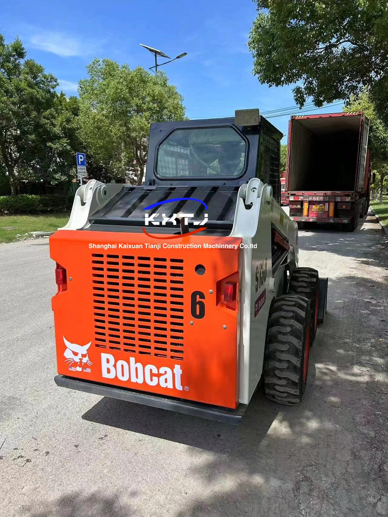 Алдын ала сатылған Bobcat S130 жүк тиегіші 1