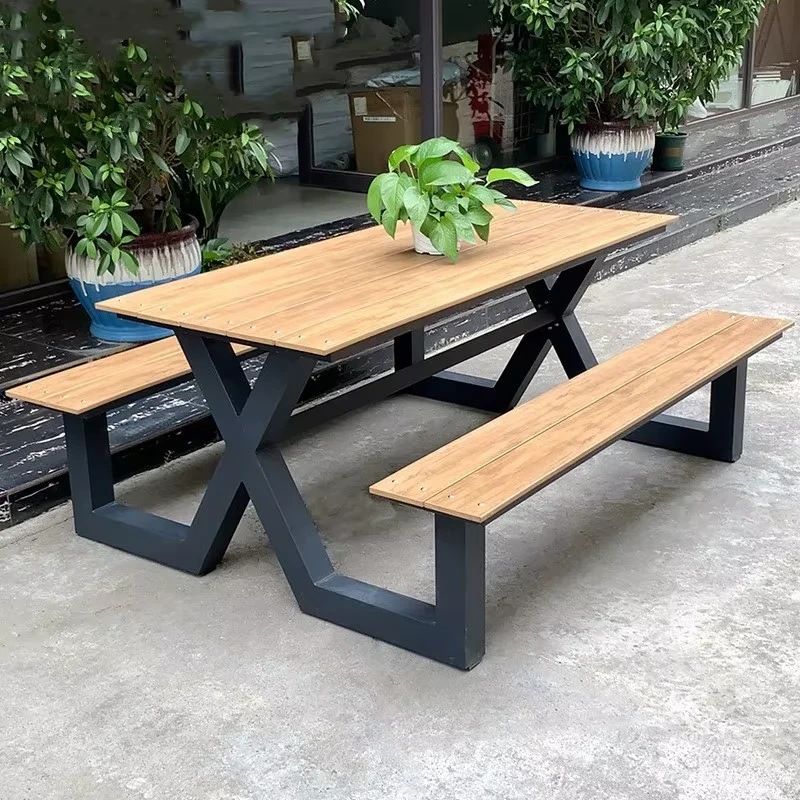Table de pique-nique extérieure en bois de camphre avec banc pour usage commercial 1