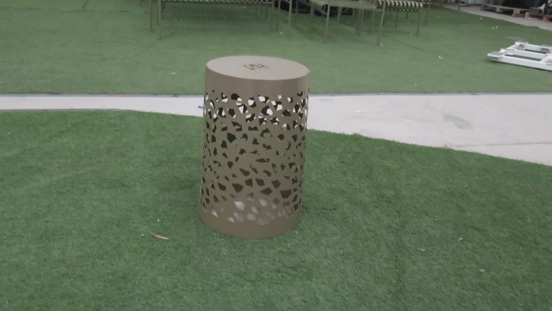 Factory Custom Laser-Cut Hollow Outdoor & Indoor Trash Cans 1