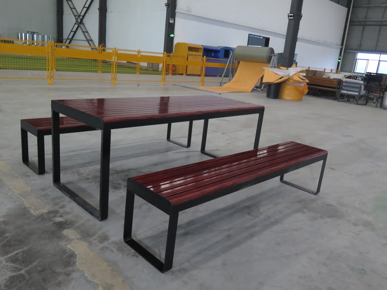 طقم طاولة نزهة من الفولاذ والخشب حسب الطلب | مصنع أثاث خارجي OEM/ODM 1